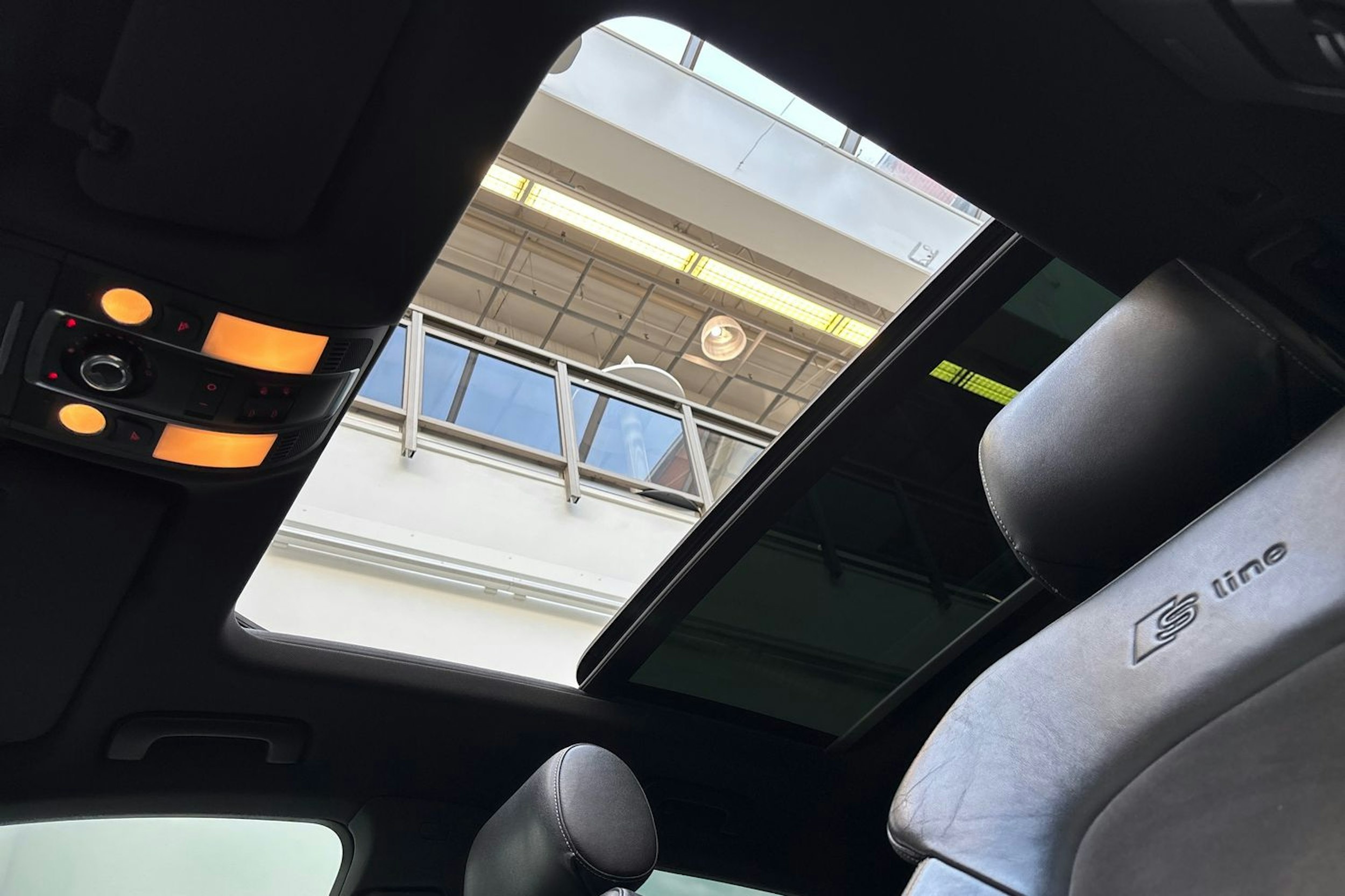 hopea Audi Q7 2014 kuva 18.