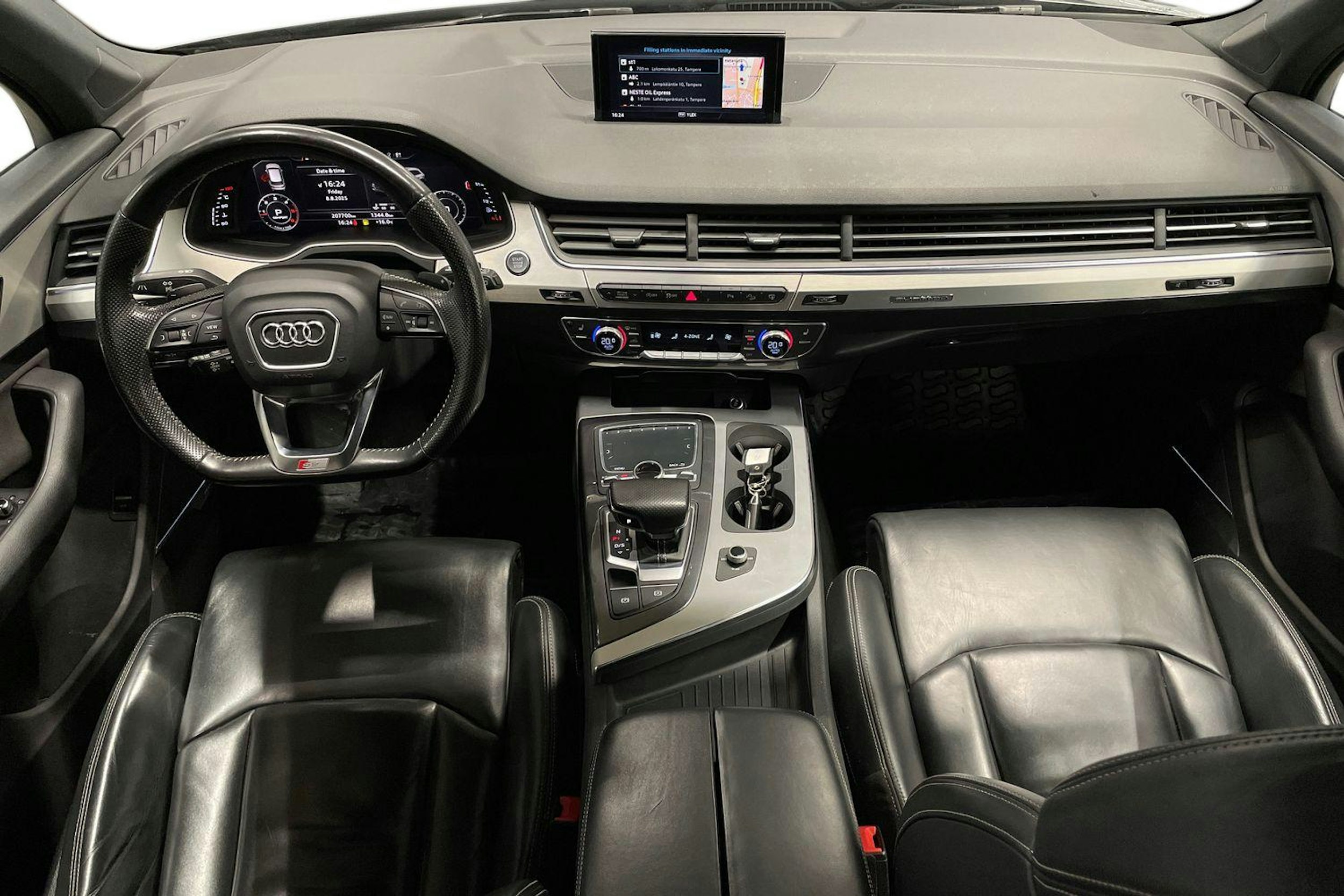 Harmaa Audi Q7 2016 kuva 9.