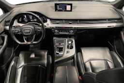 Harmaa Audi Q7 2016 kuva 9.