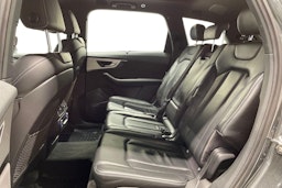Harmaa Audi Q7 2016 kuva 10.