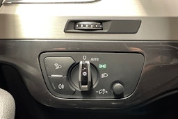 Harmaa Audi Q7 2016 kuva 21.