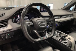 Harmaa Audi Q7 2016 kuva 26.