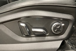 Harmaa Audi Q7 2016 kuva 30.