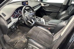 musta Audi Q7 2015 kuva 3.