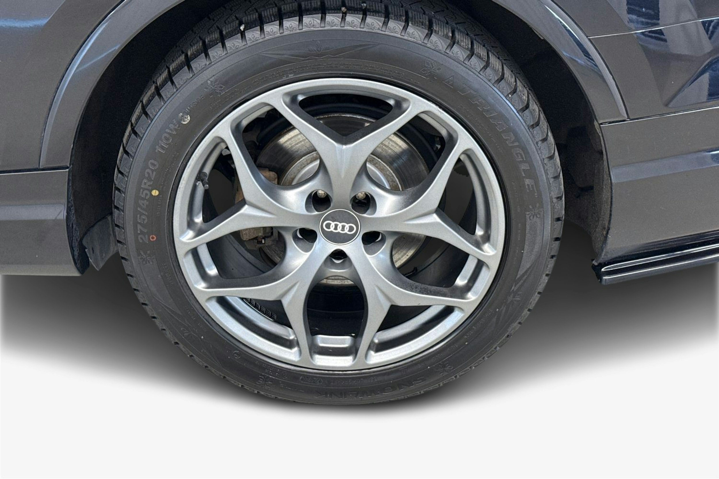 musta Audi Q7 2015 kuva 11.