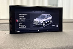 musta Audi Q7 2015 kuva 20.