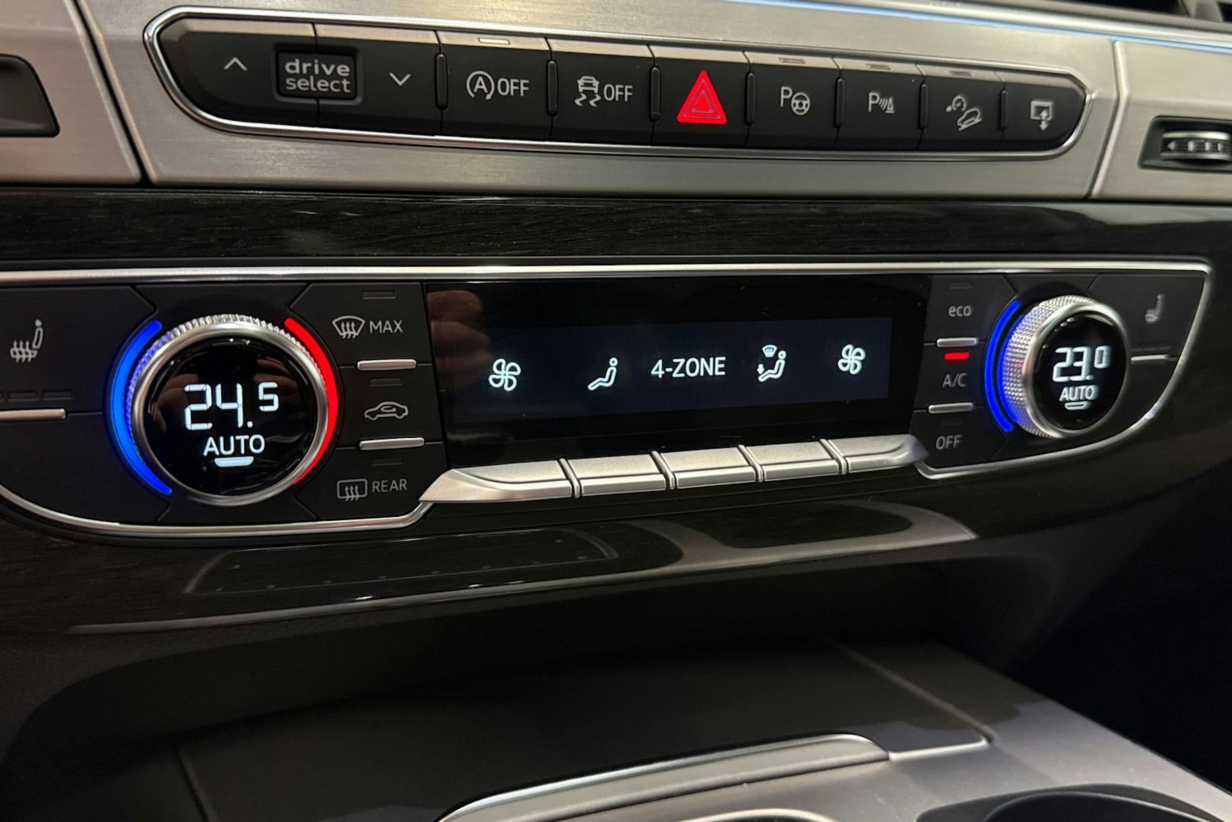 musta Audi Q7 2015 kuva 21.