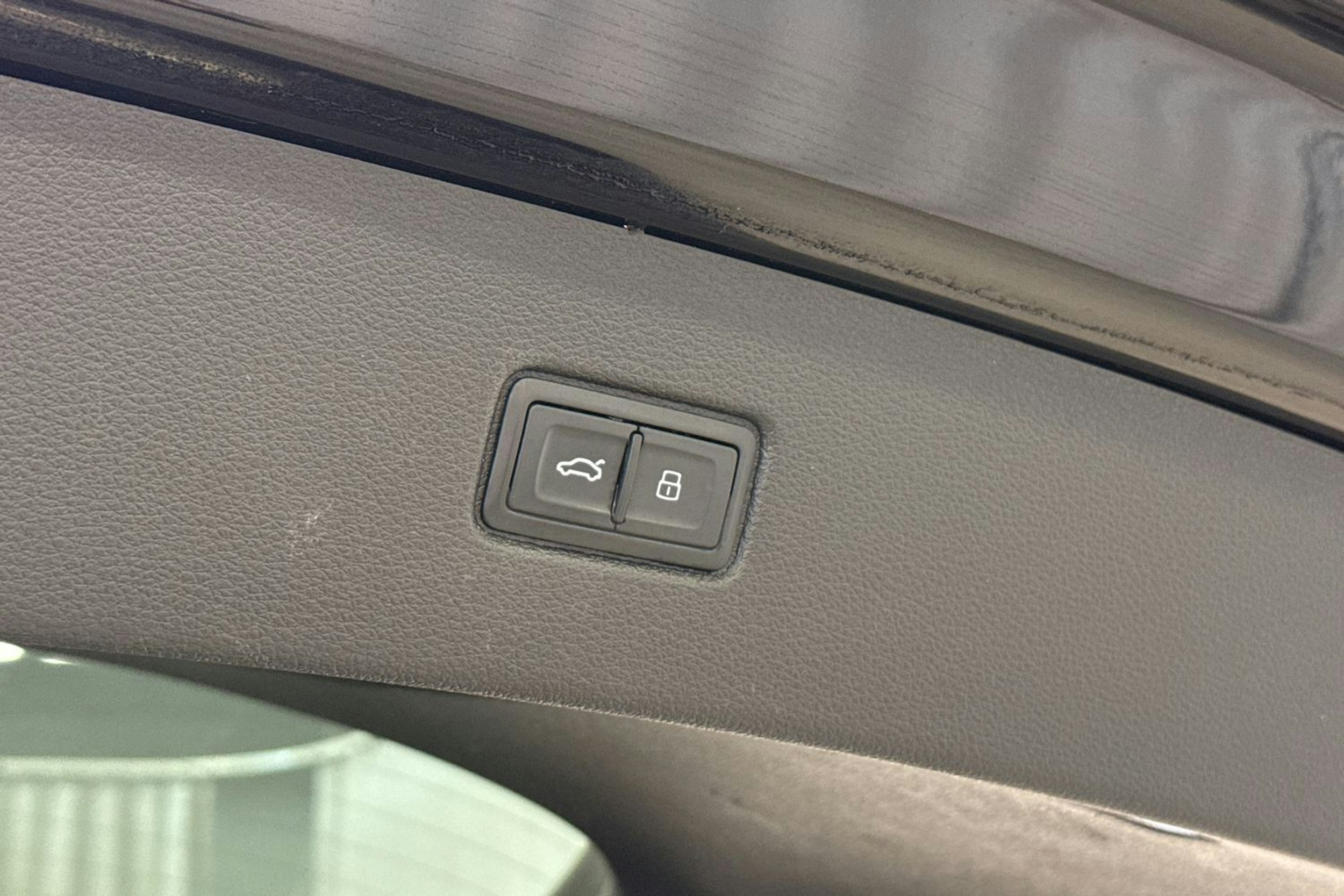 musta Audi Q7 2015 kuva 28.