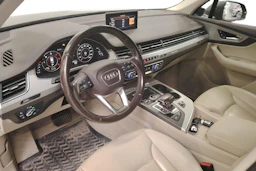 Ruskea (beige) Audi Q7 2015 kuva 3.