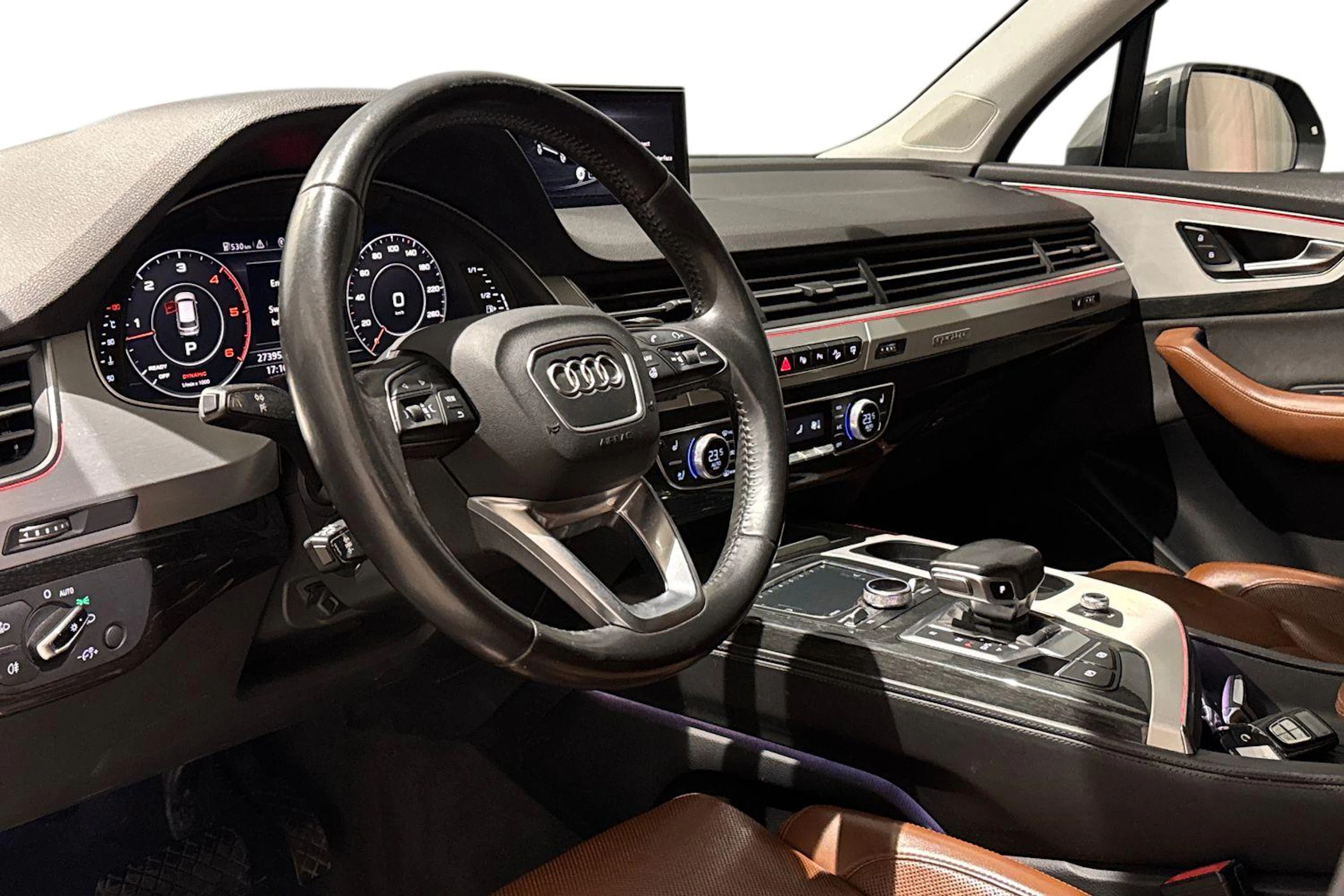 harmaa Audi Q7 2016 kuva 8.