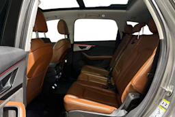 harmaa Audi Q7 2016 kuva 11.