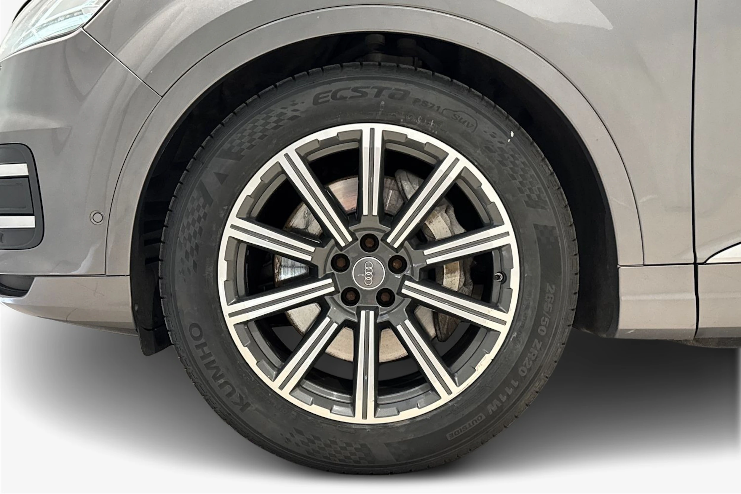 harmaa Audi Q7 2016 kuva 12.