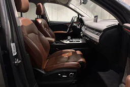 harmaa Audi Q7 2016 kuva 20.