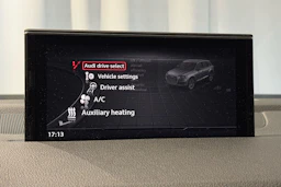 harmaa Audi Q7 2016 kuva 32.