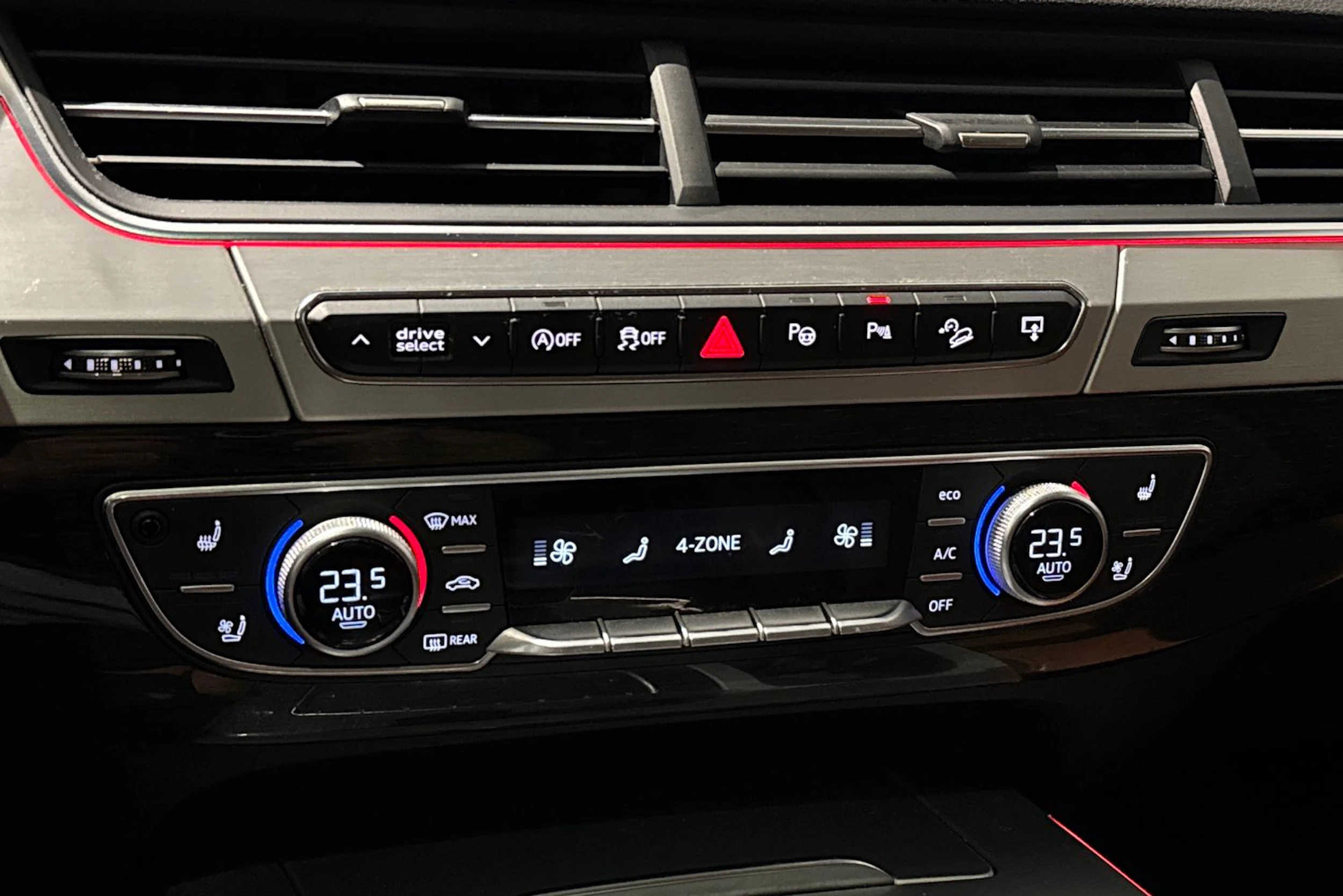 harmaa Audi Q7 2016 kuva 35.