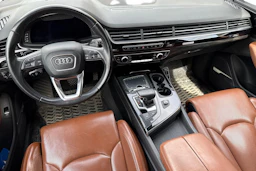 musta Audi Q7 2016 kuva 3.