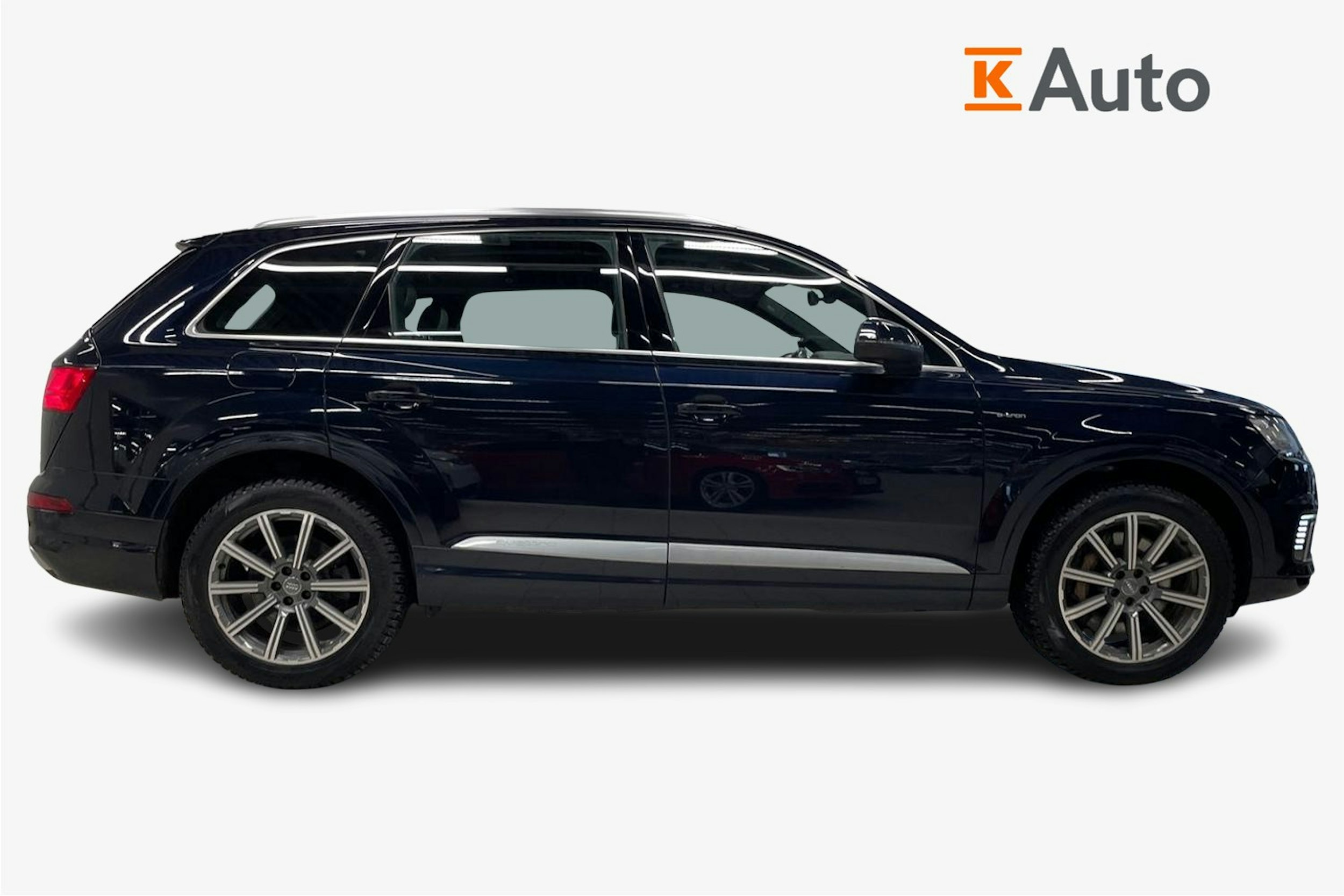 Sininen Audi Q7 2017 kuva 5.
