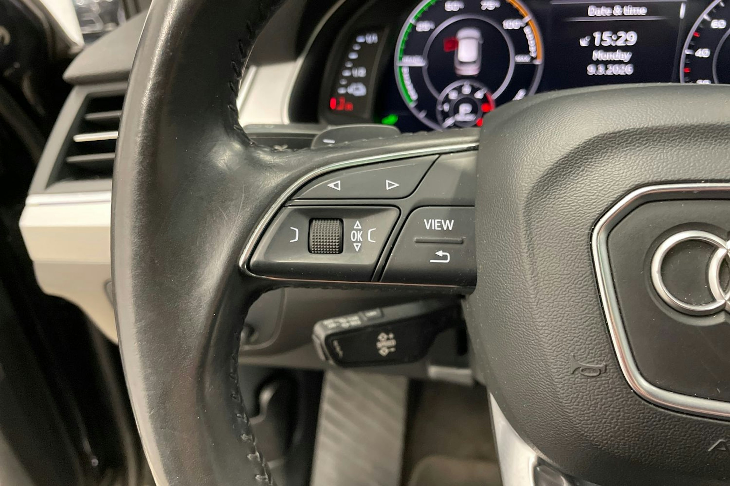 Sininen Audi Q7 2017 kuva 13.