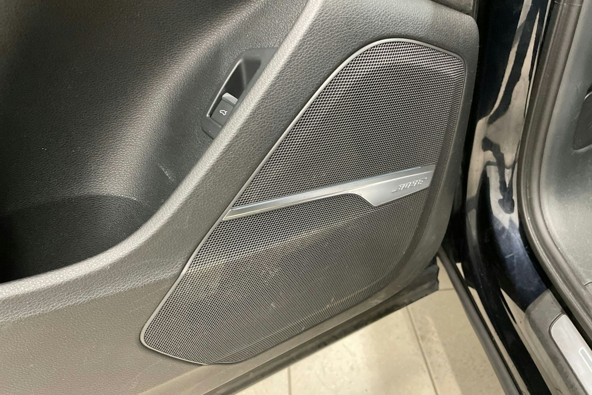 Sininen Audi Q7 2017 kuva 20.