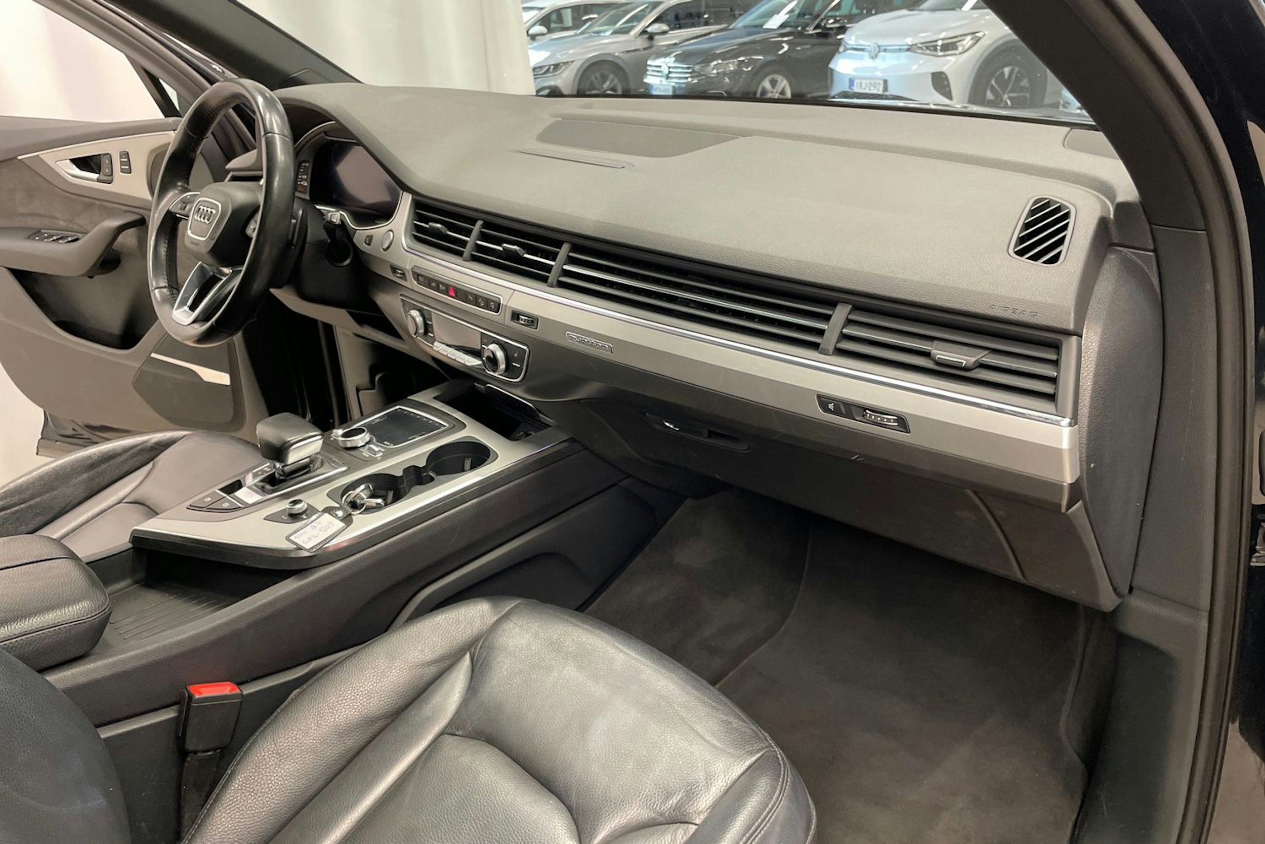 Sininen Audi Q7 2017 kuva 24.