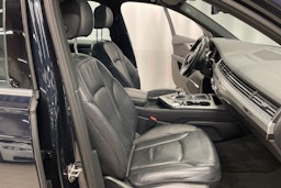 Sininen Audi Q7 2017 kuva 25.