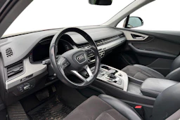 Harmaa Audi Q7 2016 kuva 3.