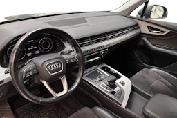 harmaa Audi Q7 2016 kuva 6.