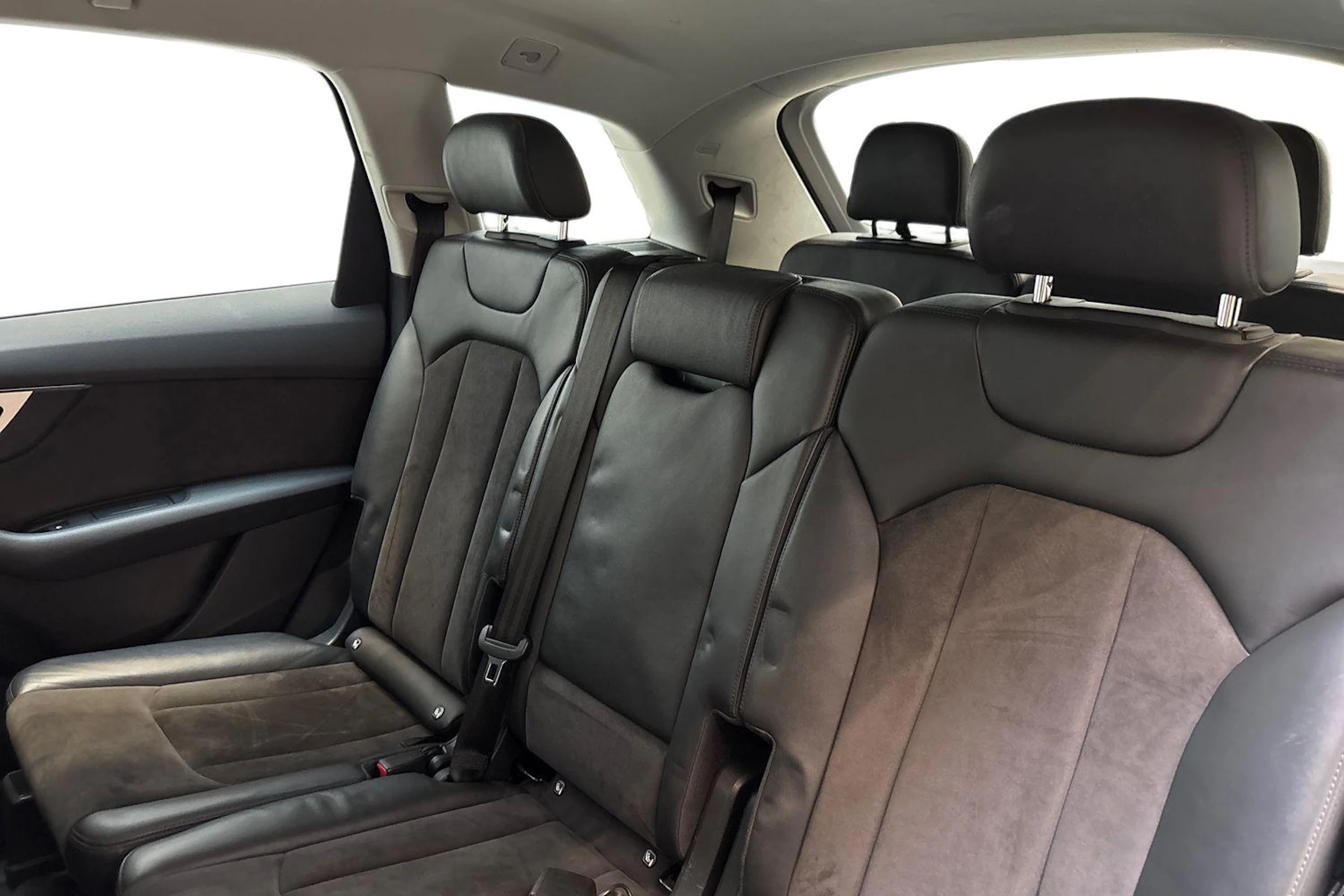 harmaa Audi Q7 2016 kuva 8.