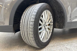 harmaa Audi Q7 2016 kuva 10.
