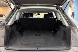 harmaa Audi Q7 2016 kuva 12.