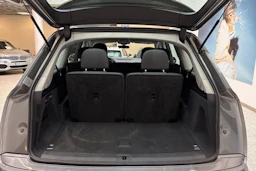 harmaa Audi Q7 2016 kuva 13.