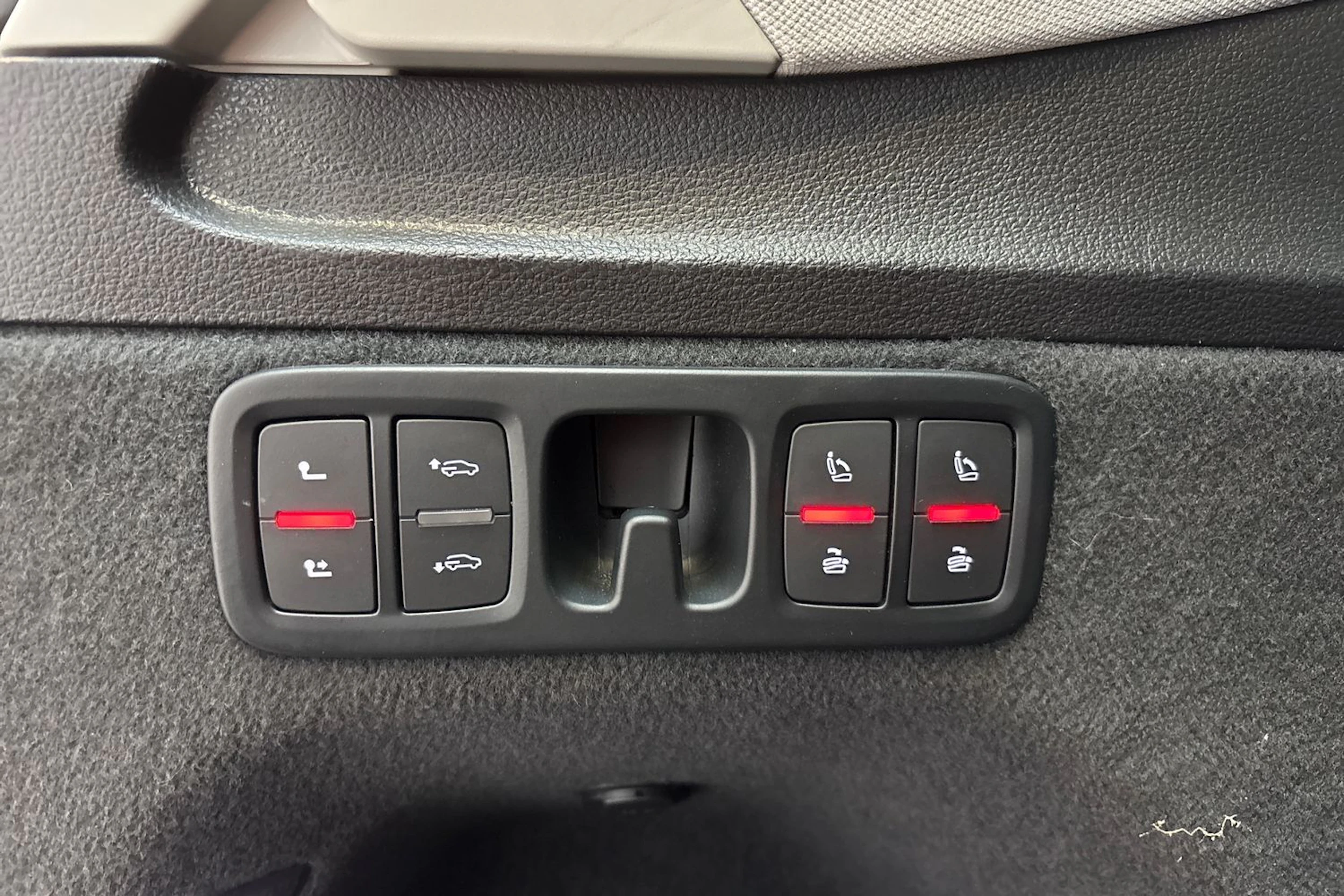 harmaa Audi Q7 2016 kuva 15.