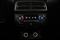 harmaa Audi Q7 2016 kuva 18.