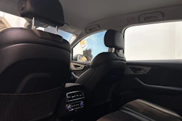 harmaa Audi Q7 2016 kuva 19.