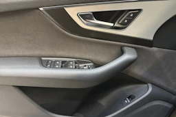 harmaa Audi Q7 2016 kuva 20.