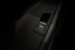 harmaa Audi Q7 2016 kuva 22.