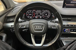 harmaa Audi Q7 2016 kuva 23.