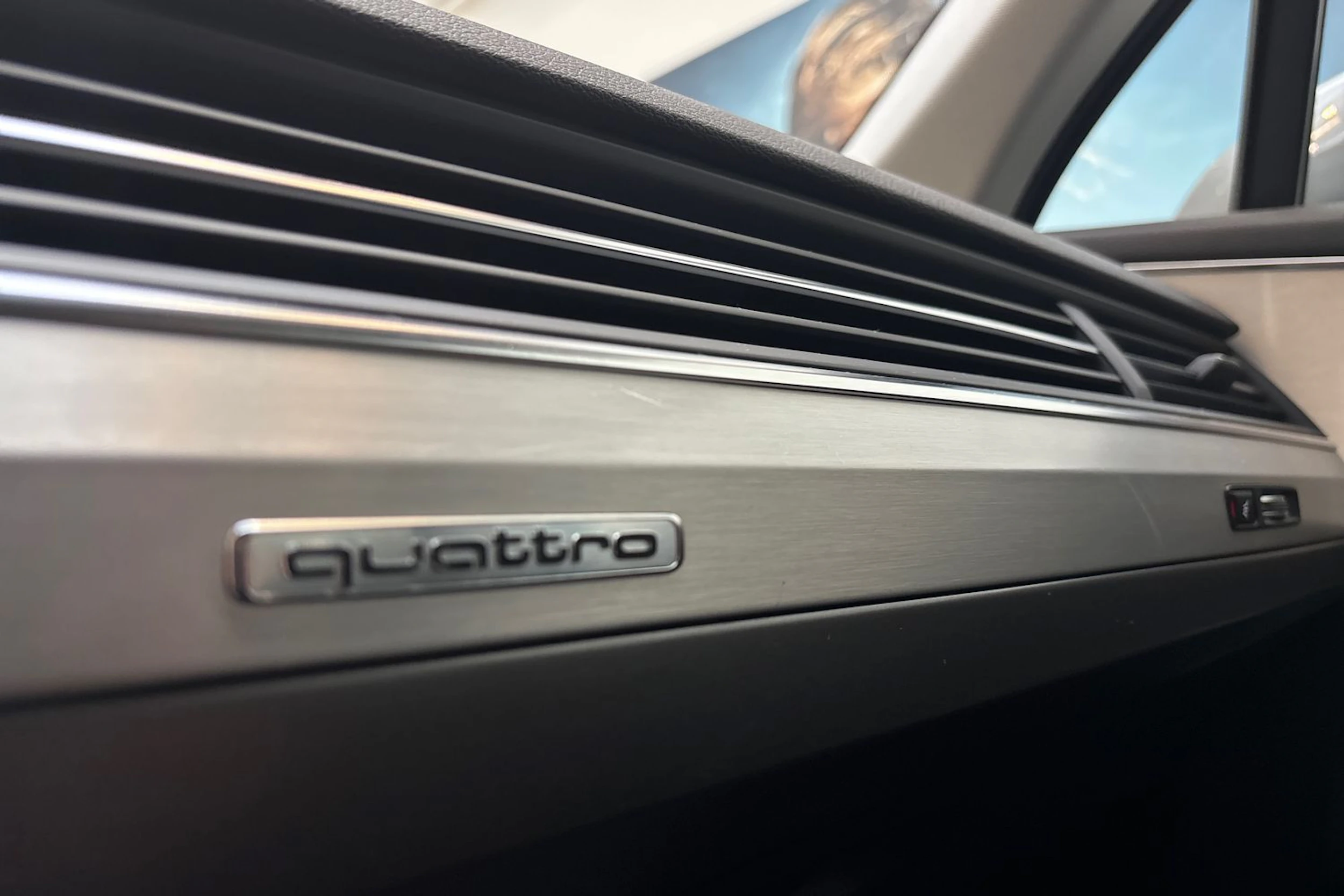 harmaa Audi Q7 2016 kuva 29.