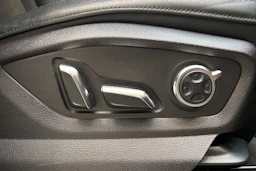 harmaa Audi Q7 2016 kuva 30.