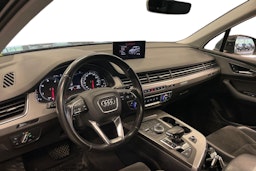Musta Audi Q7 2016 kuva 3.