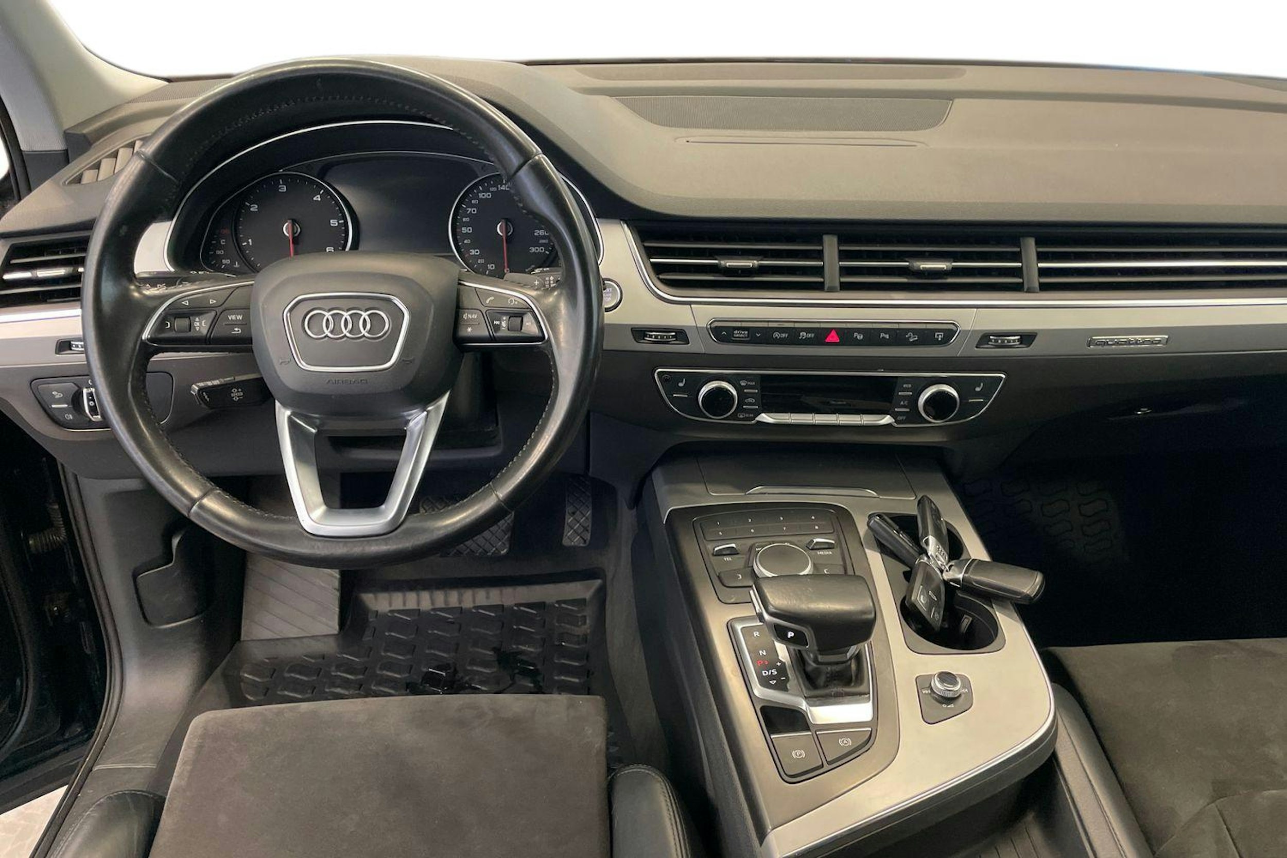Musta Audi Q7 2016 kuva 9.
