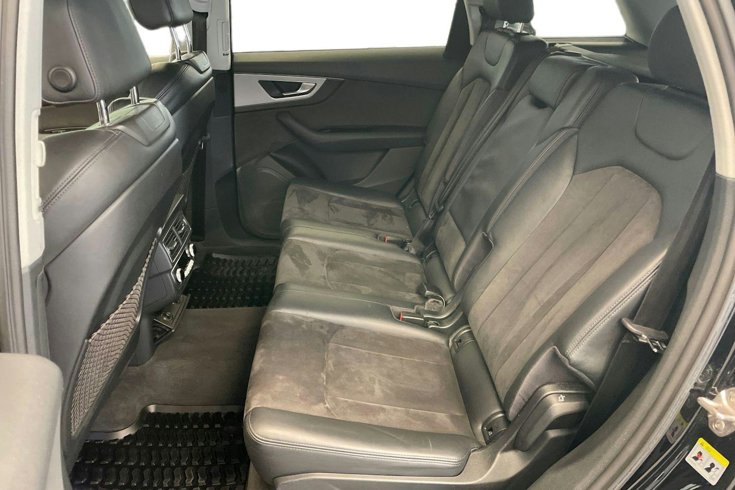 Musta Audi Q7 2016 kuva 10.