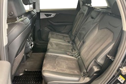 Musta Audi Q7 2016 kuva 10.