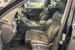 Musta Audi Q7 2016 kuva 17.