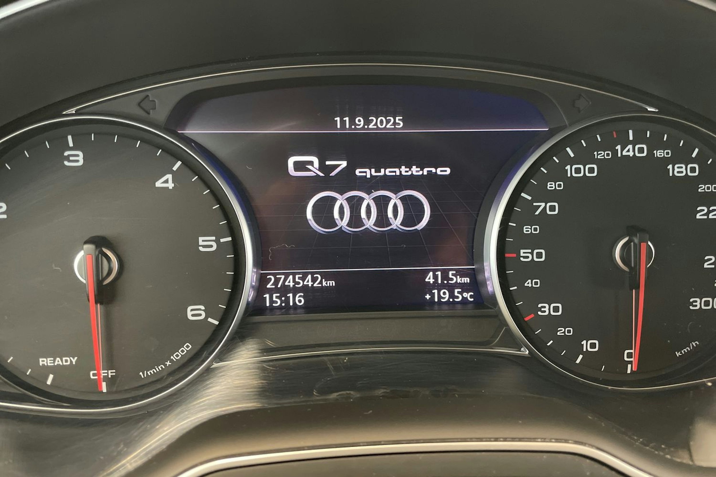 Musta Audi Q7 2016 kuva 18.