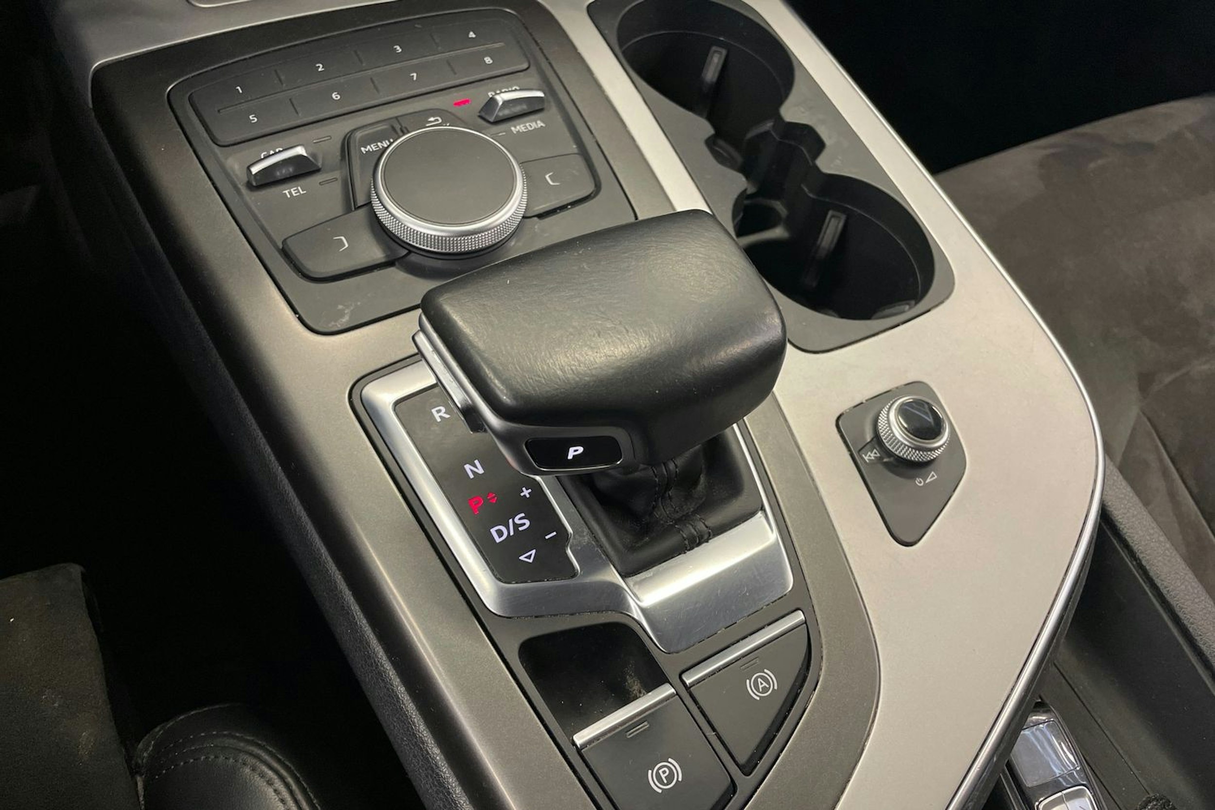 Musta Audi Q7 2016 kuva 19.