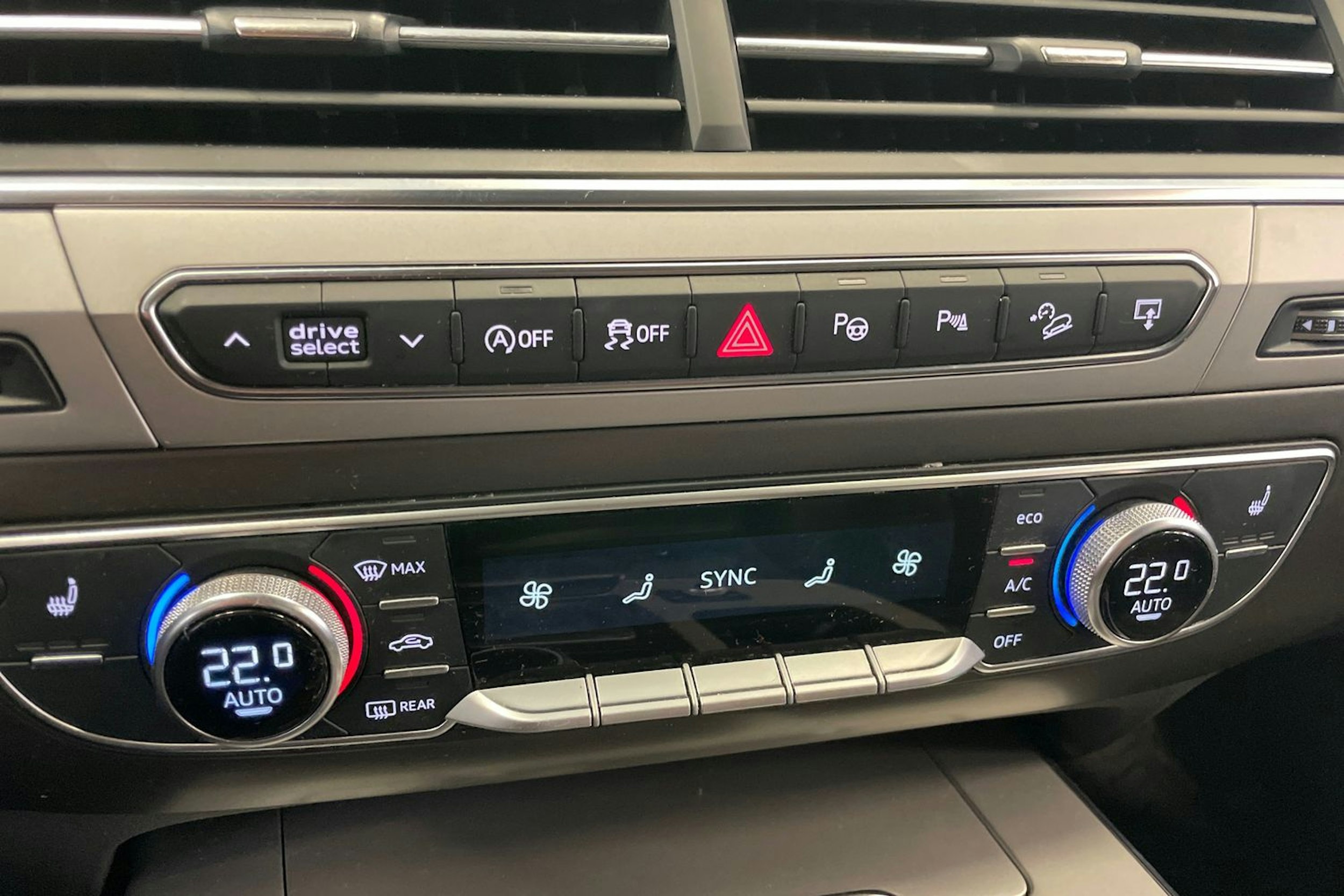 Musta Audi Q7 2016 kuva 20.