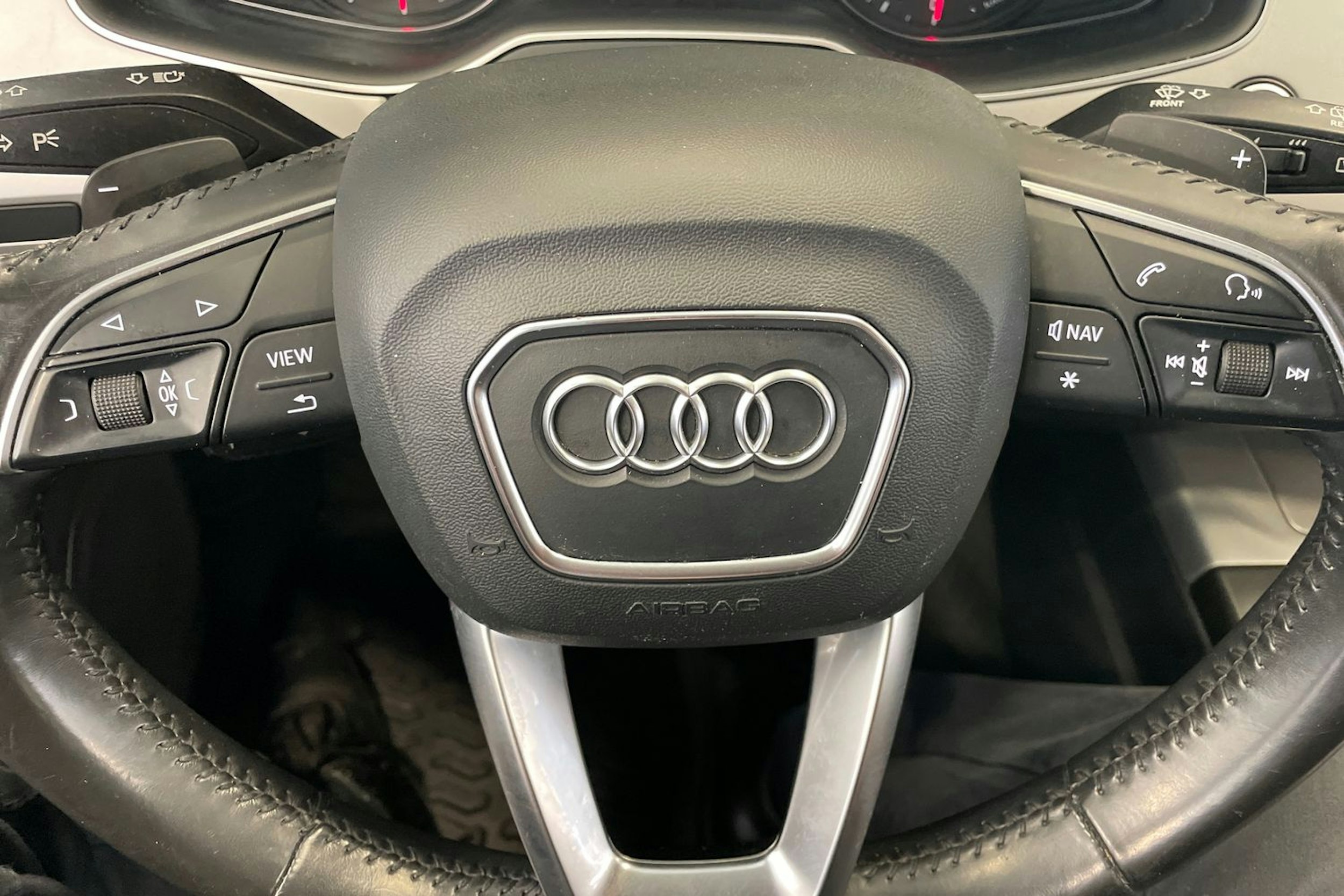 Musta Audi Q7 2016 kuva 25.