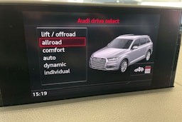 Musta Audi Q7 2016 kuva 28.