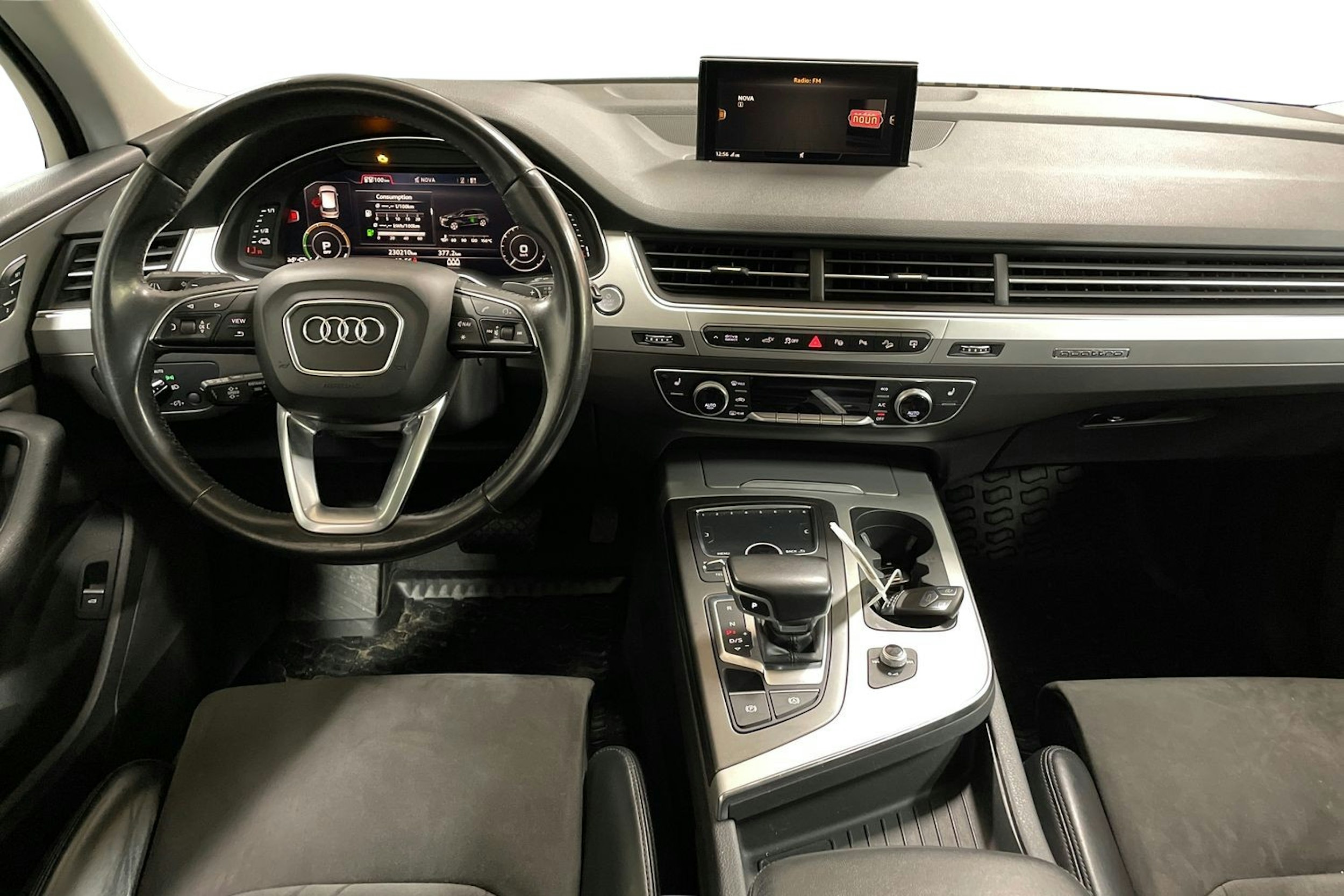 Ruskea (beige) Audi Q7 2016 kuva 9.